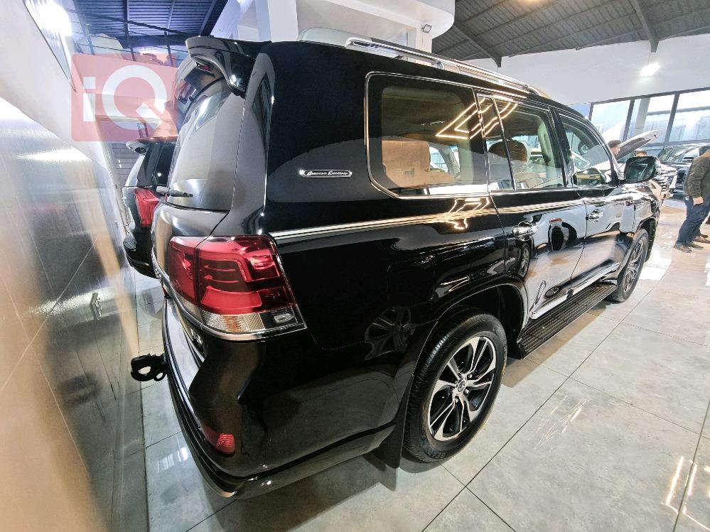 تويوتا لاندكروزر